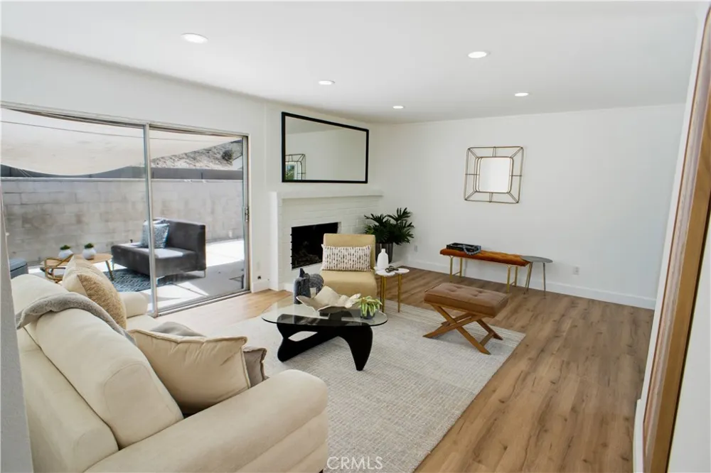 11340 Gladstone Sylmar, CA 91342