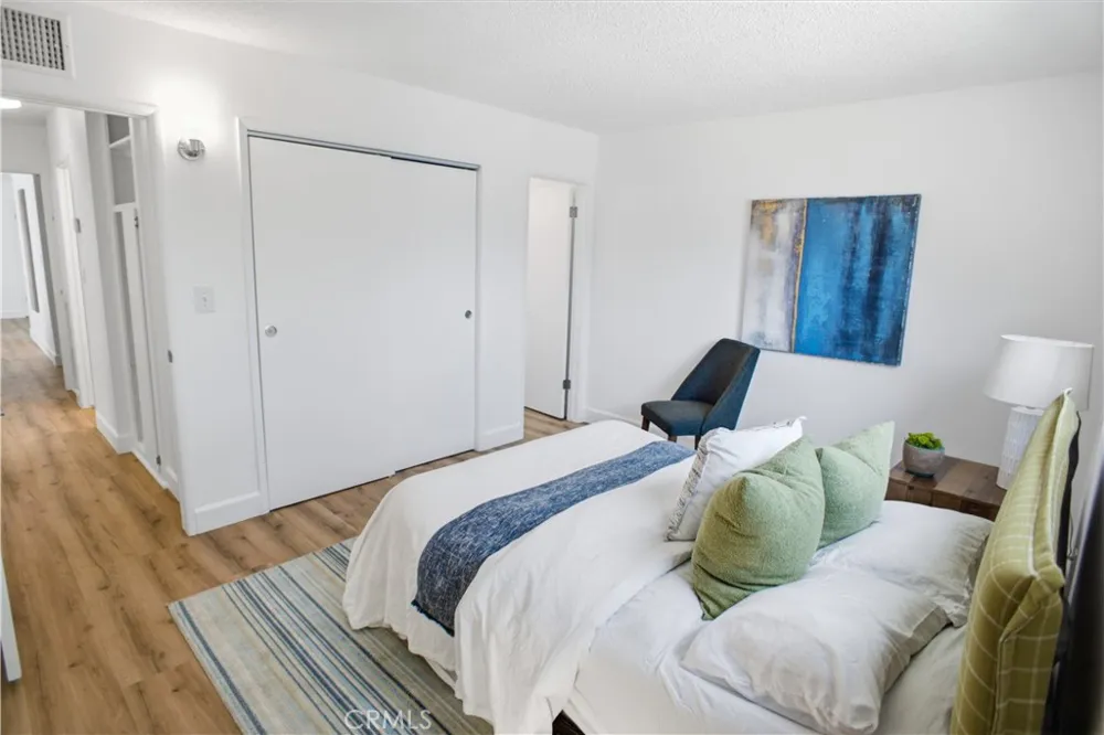 11340 Gladstone Sylmar, CA 91342