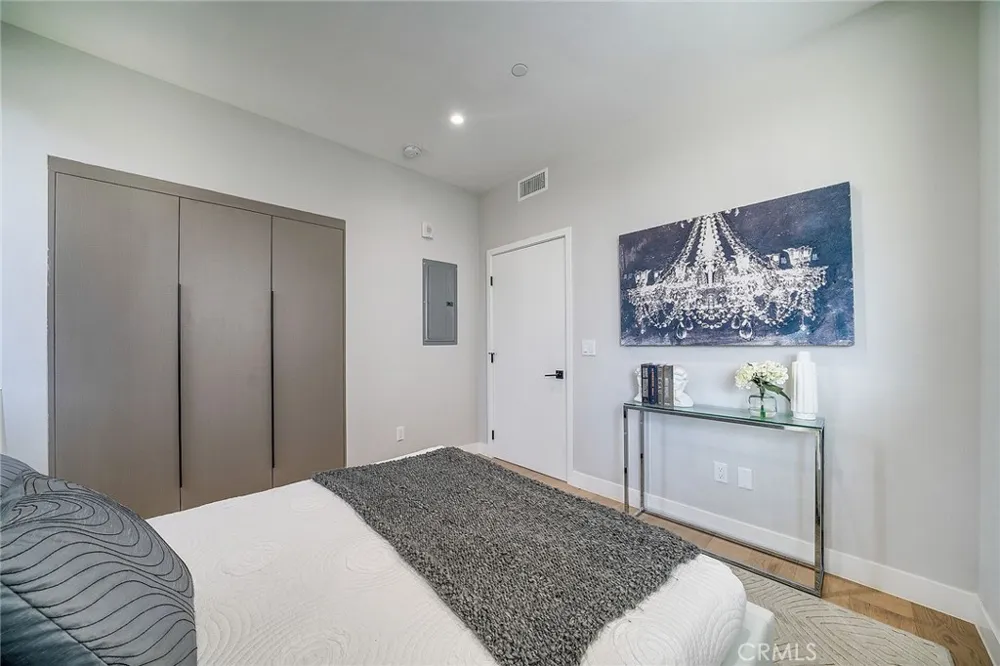 1148 Detroit Street #2B West Hollywood, CA 90046