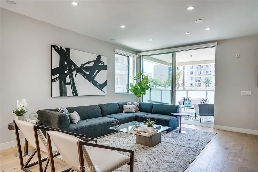 1148 Detroit Street #2B West Hollywood, CA 90046