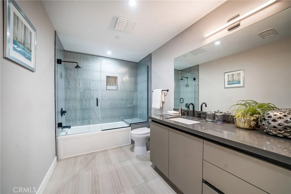 1148 Detroit Street #2B West Hollywood, CA 90046