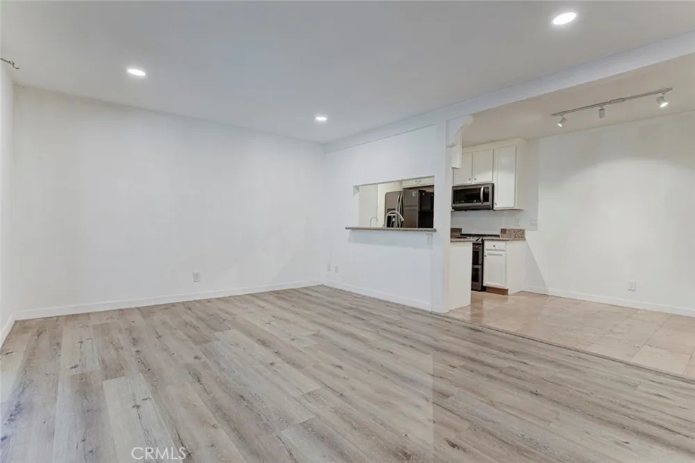 23302 Marigold #Y202 Torrance, CA 90502