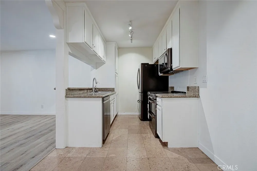 23302 Marigold #Y202 Torrance, CA 90502