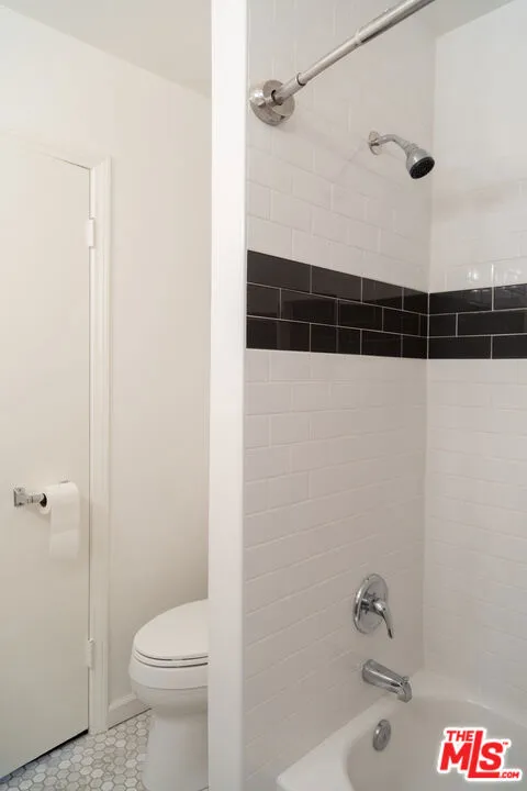 2496 Granville Avenue Los Angeles, CA 90064
