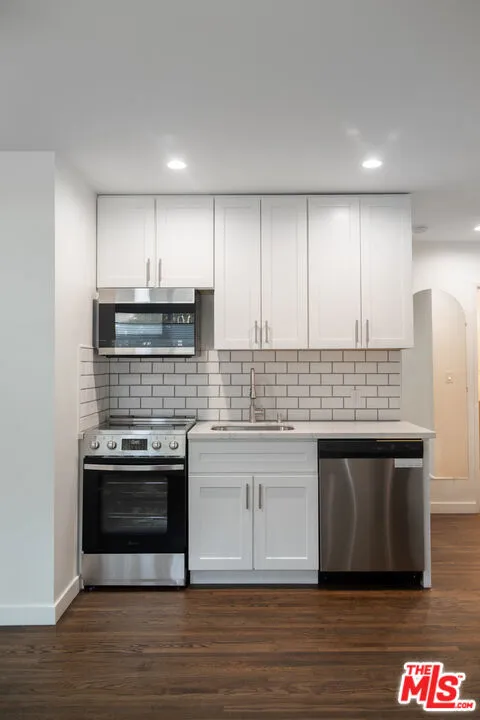 2496 Granville Avenue Los Angeles, CA 90064