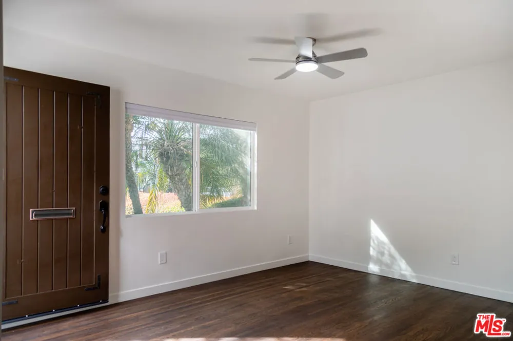 2496 Granville Avenue Los Angeles, CA 90064