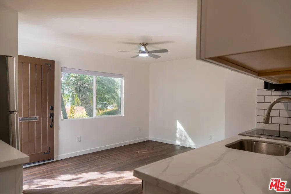 2496 Granville Avenue Los Angeles, CA 90064