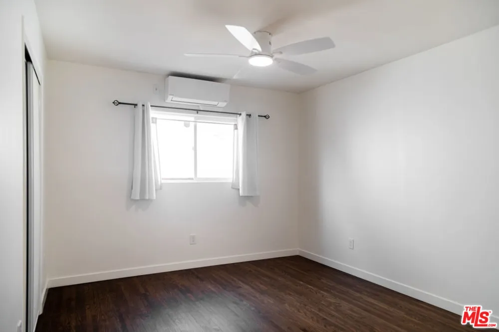 2496 Granville Avenue Los Angeles, CA 90064