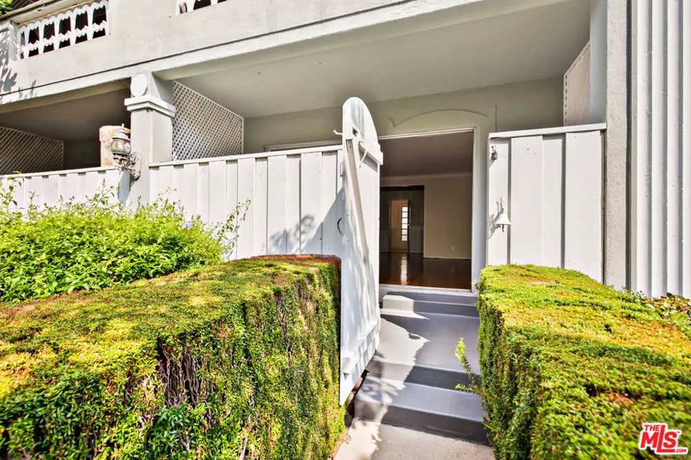 1323 Olive Drive #35A West Hollywood, CA 90069