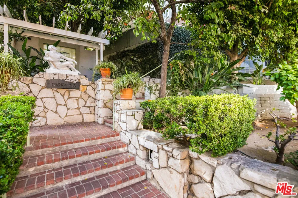 1323 Olive Drive #35A West Hollywood, CA 90069