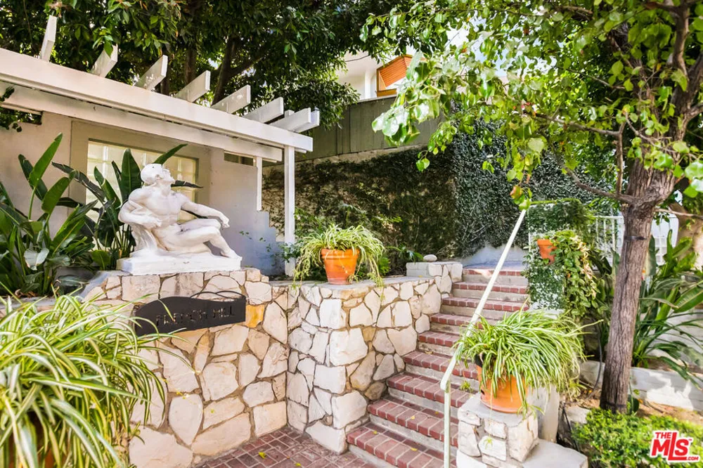 1323 Olive Drive #35A West Hollywood, CA 90069