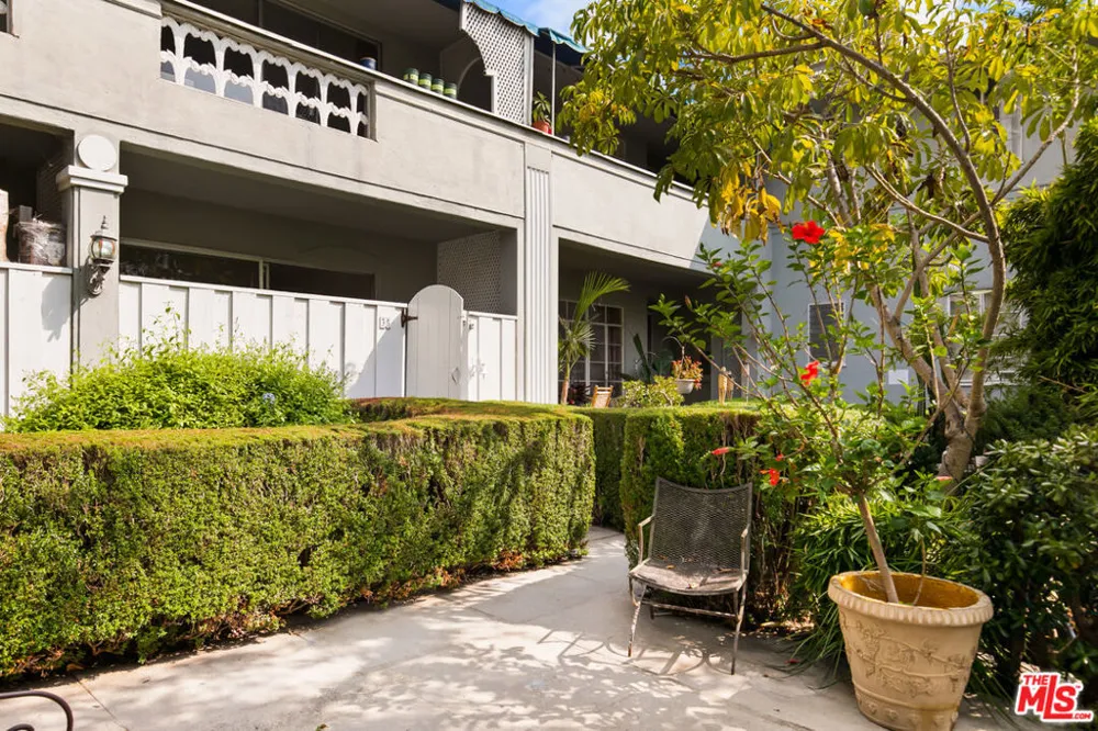 1323 Olive Drive #35A West Hollywood, CA 90069