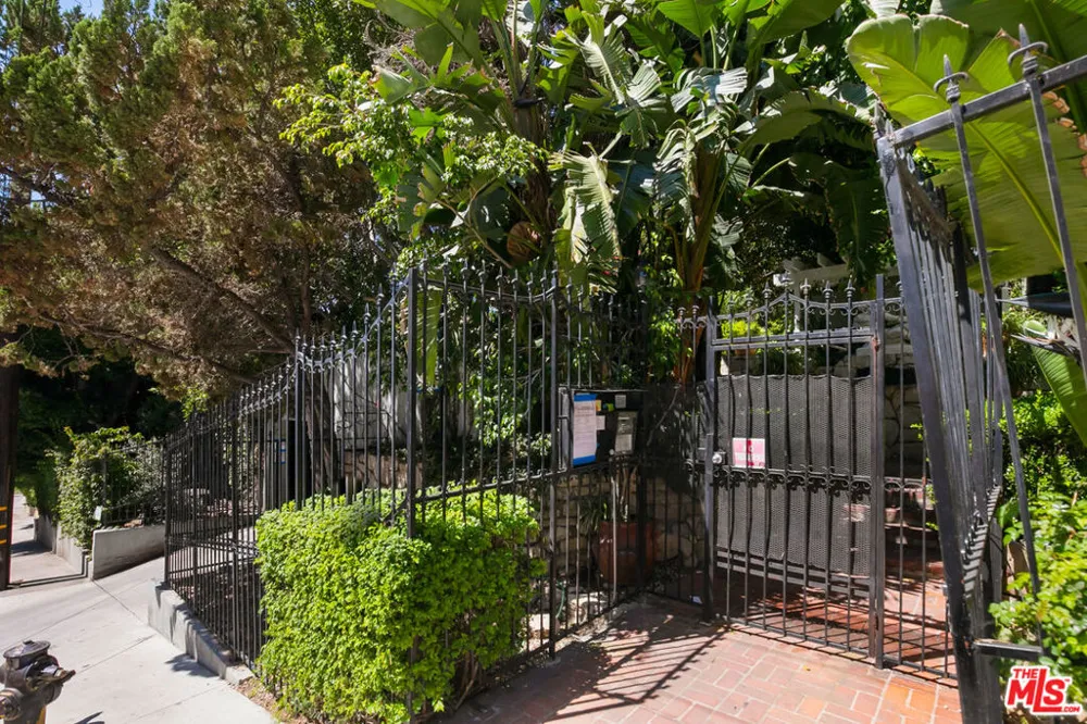 1323 Olive Drive #35A West Hollywood, CA 90069