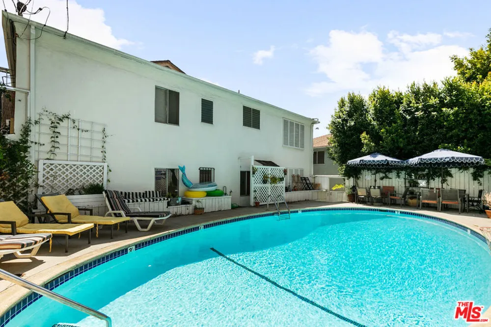 1323 Olive Drive #35A West Hollywood, CA 90069