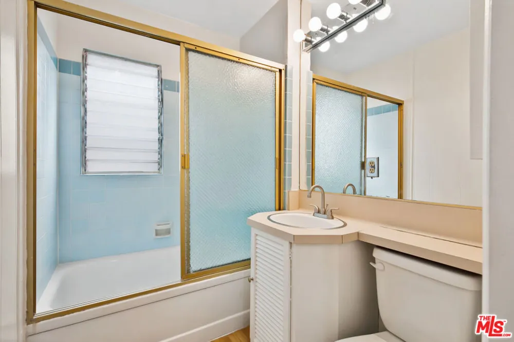 1323 Olive Drive #35A West Hollywood, CA 90069