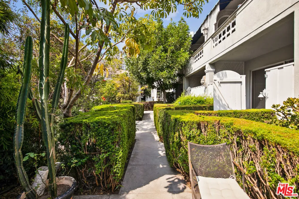 1323 Olive Drive #35A West Hollywood, CA 90069