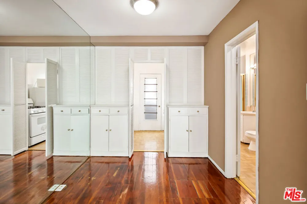 1323 Olive Drive #35A West Hollywood, CA 90069