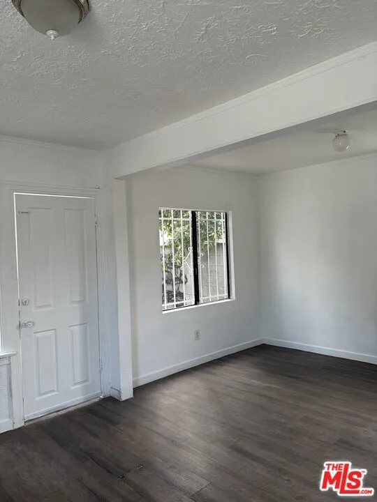 629 E 77th Street Los Angeles, CA 90001