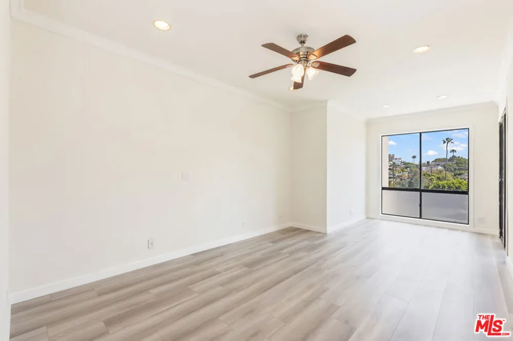 2324 S Beverly Glen Boulevard #305 Los Angeles, CA 90064
