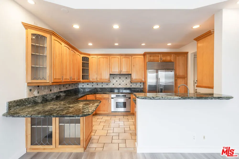2324 S Beverly Glen Boulevard #305 Los Angeles, CA 90064