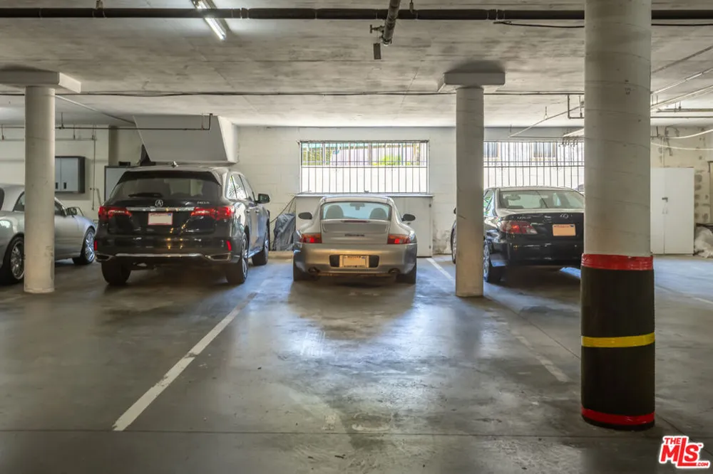 2324 S Beverly Glen Boulevard #305 Los Angeles, CA 90064