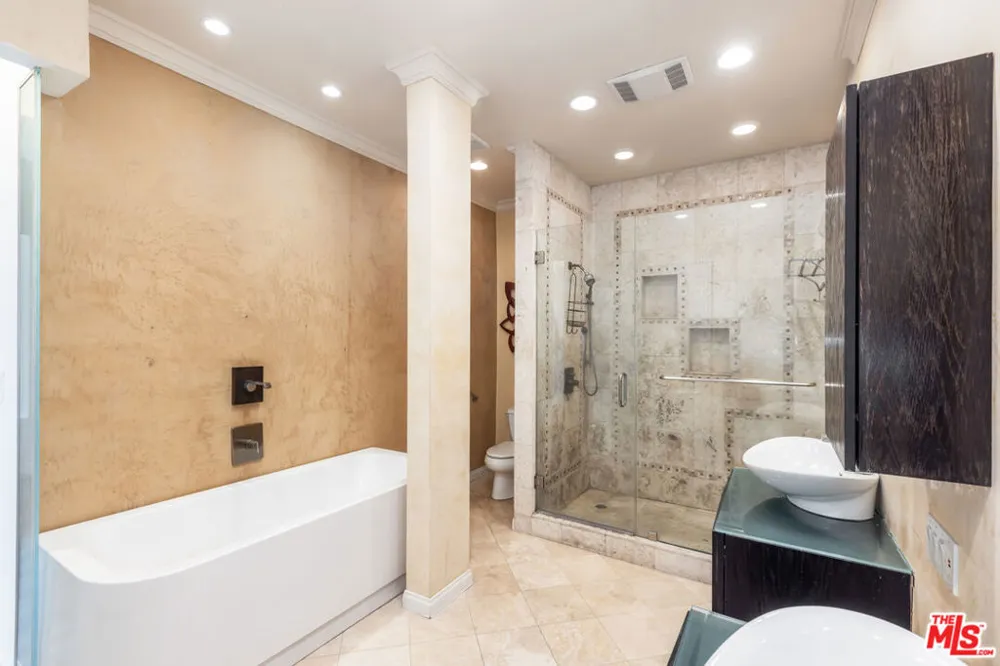 2324 S Beverly Glen Boulevard #305 Los Angeles, CA 90064