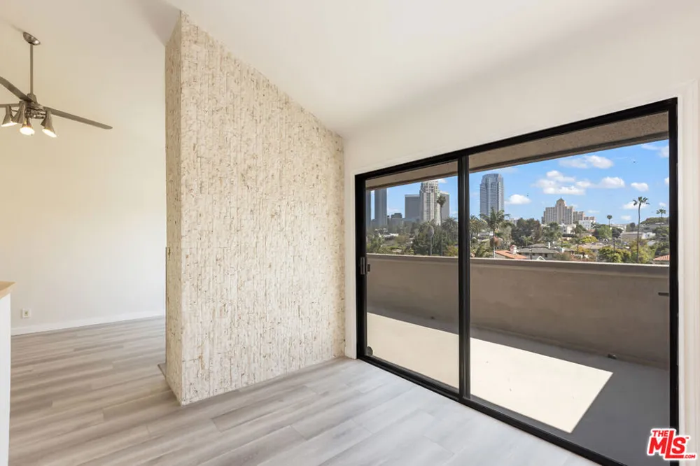 2324 S Beverly Glen Boulevard #305 Los Angeles, CA 90064