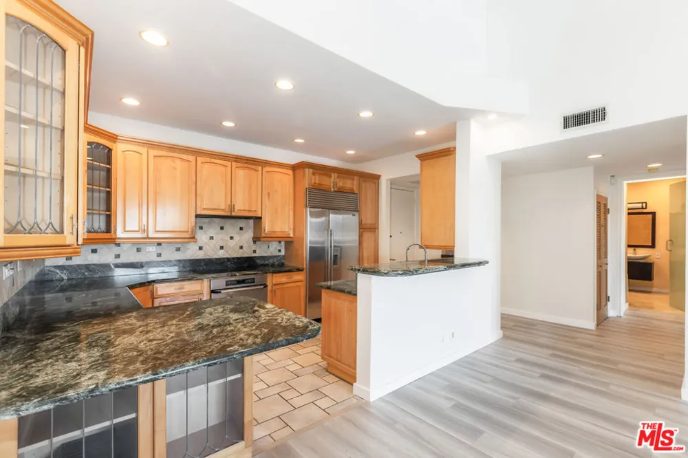 2324 S Beverly Glen Boulevard #305 Los Angeles, CA 90064