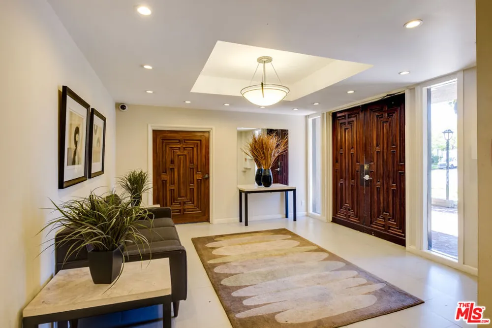 2324 S Beverly Glen Boulevard #305 Los Angeles, CA 90064