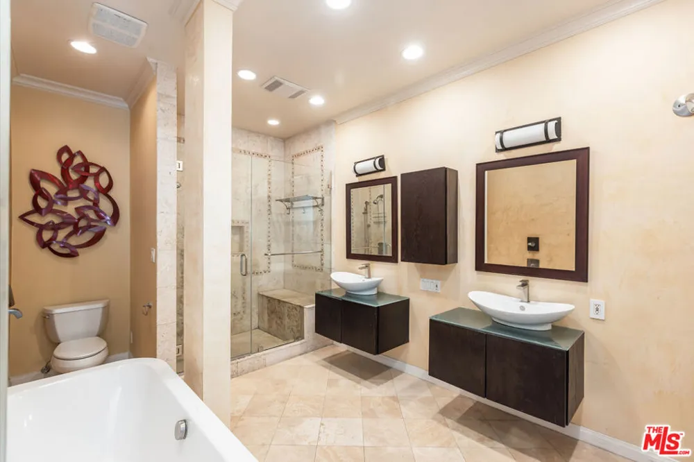 2324 S Beverly Glen Boulevard #305 Los Angeles, CA 90064