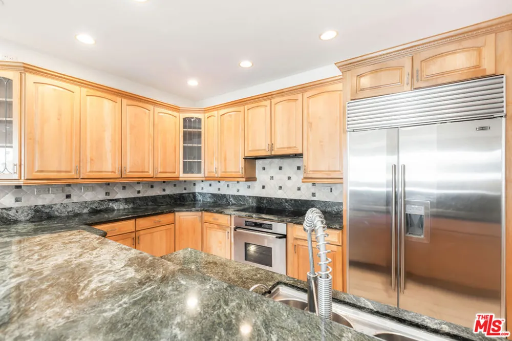 2324 S Beverly Glen Boulevard #305 Los Angeles, CA 90064