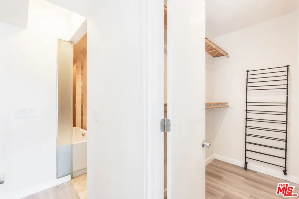 2324 S Beverly Glen Boulevard #305 Los Angeles, CA 90064