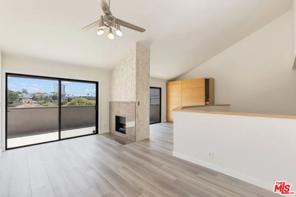 2324 S Beverly Glen Boulevard #305 Los Angeles, CA 90064