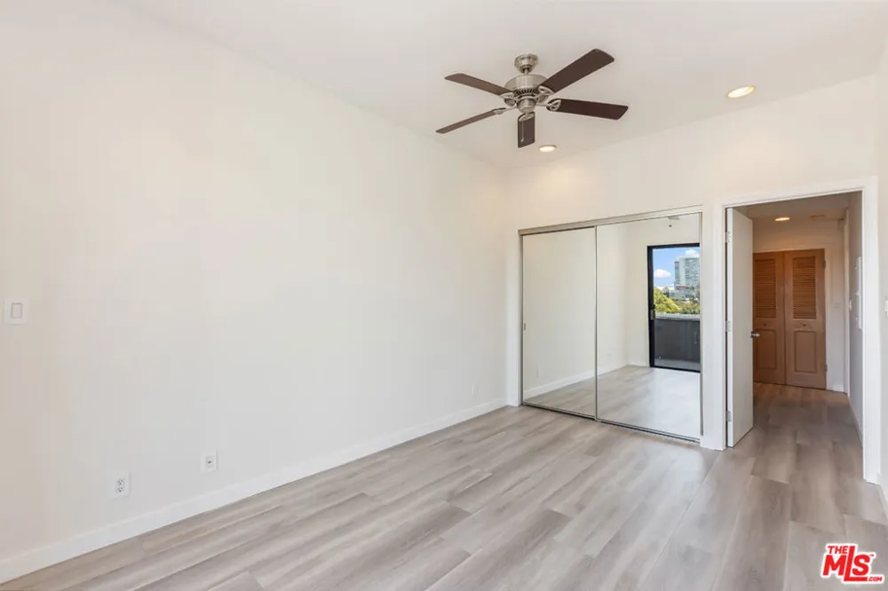 2324 S Beverly Glen Boulevard #305 Los Angeles, CA 90064
