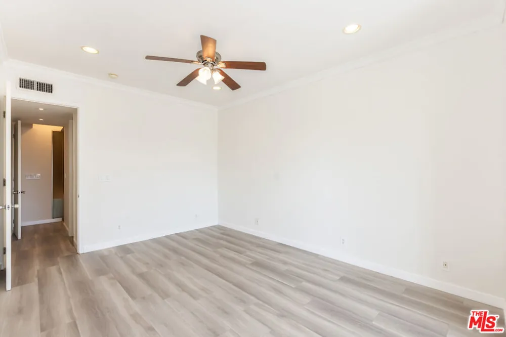 2324 S Beverly Glen Boulevard #305 Los Angeles, CA 90064