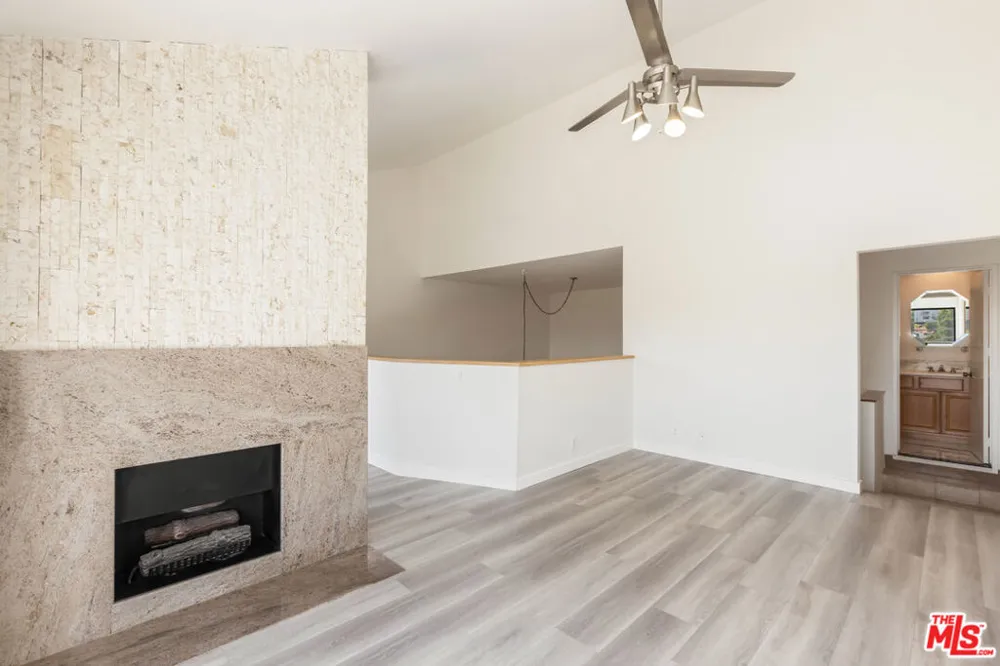 2324 S Beverly Glen Boulevard #305 Los Angeles, CA 90064