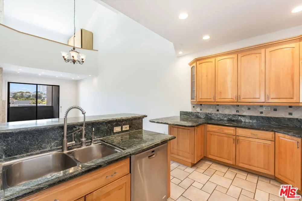 2324 S Beverly Glen Boulevard #305 Los Angeles, CA 90064