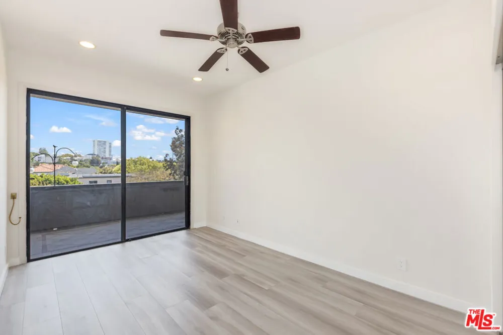 2324 S Beverly Glen Boulevard #305 Los Angeles, CA 90064
