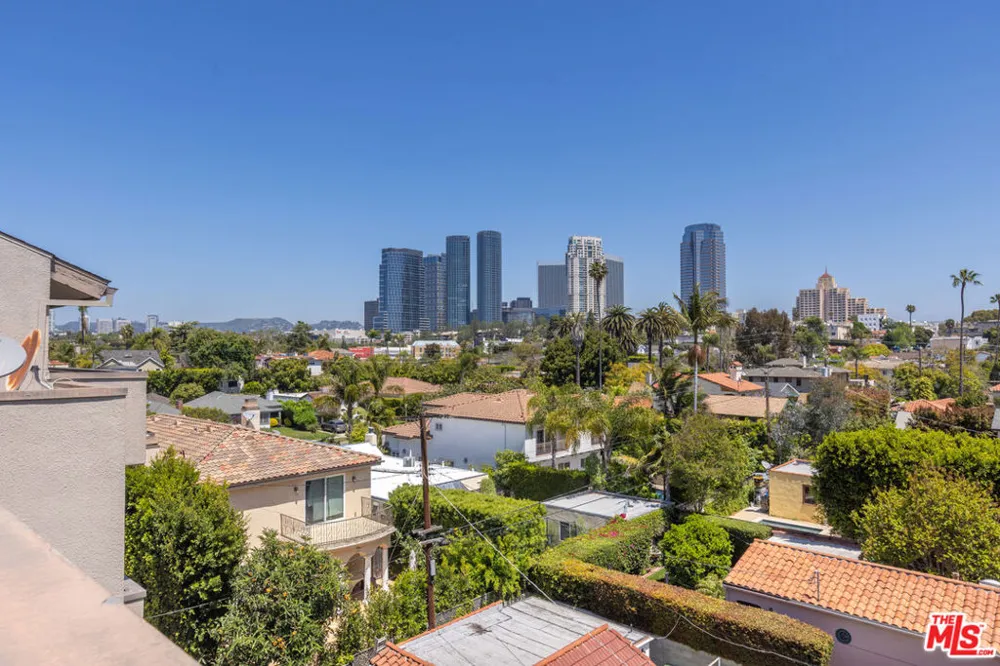 2324 S Beverly Glen Boulevard #305 Los Angeles, CA 90064