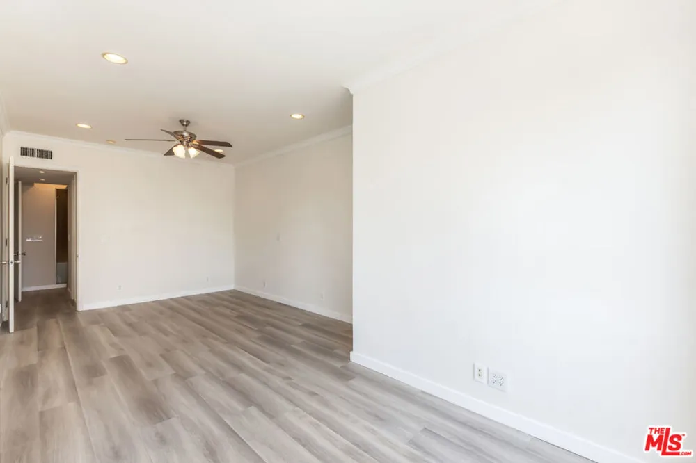 2324 S Beverly Glen Boulevard #305 Los Angeles, CA 90064