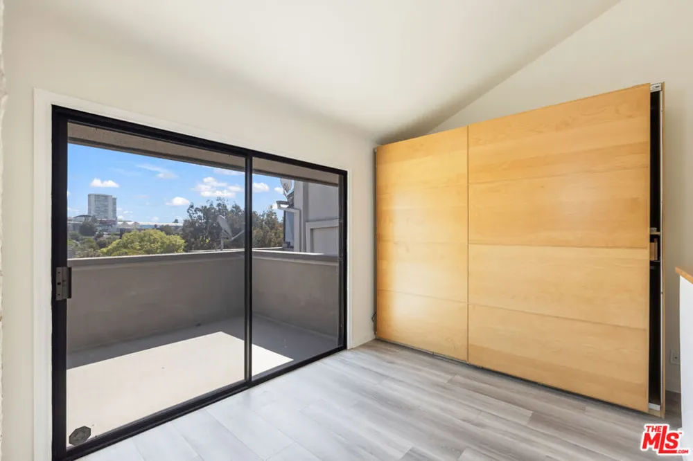 2324 S Beverly Glen Boulevard #305 Los Angeles, CA 90064