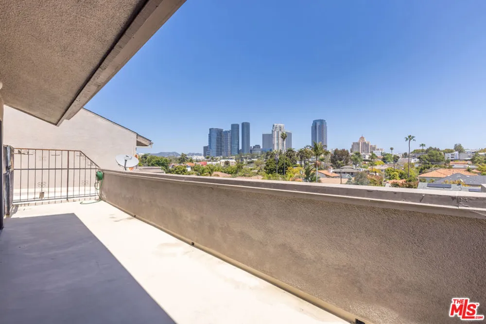 2324 S Beverly Glen Boulevard #305 Los Angeles, CA 90064