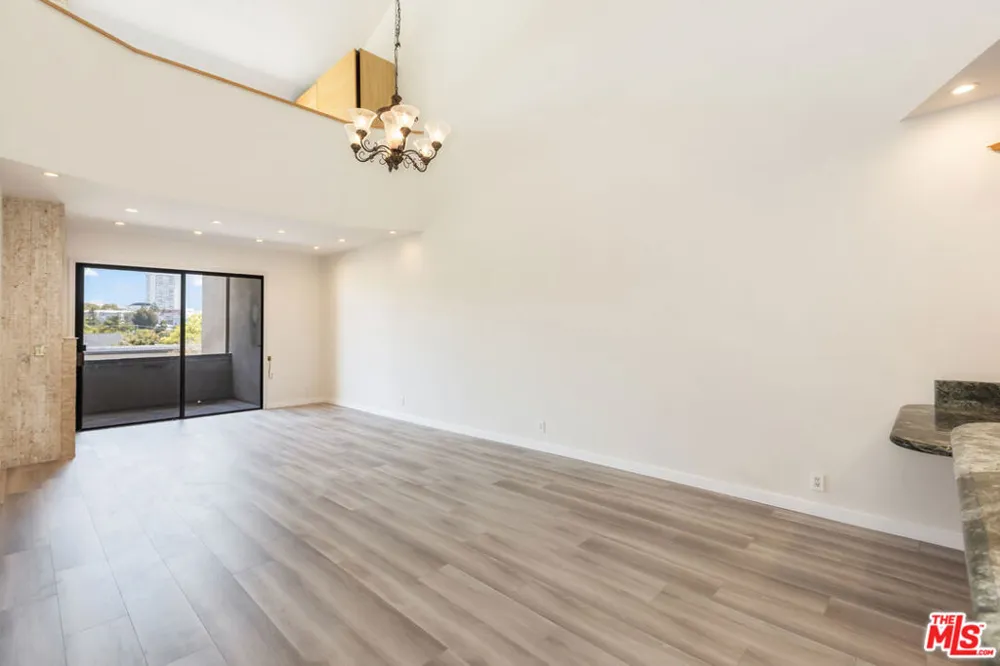 2324 S Beverly Glen Boulevard #305 Los Angeles, CA 90064