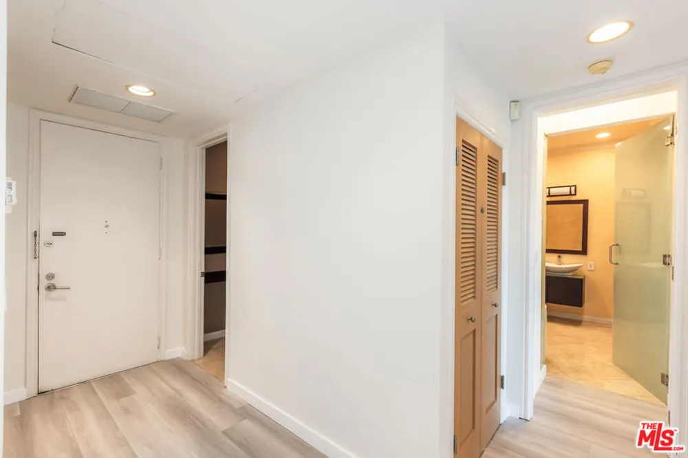 2324 S Beverly Glen Boulevard #305 Los Angeles, CA 90064