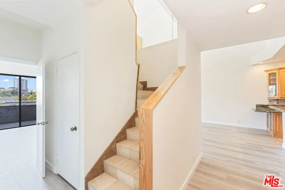2324 S Beverly Glen Boulevard #305 Los Angeles, CA 90064