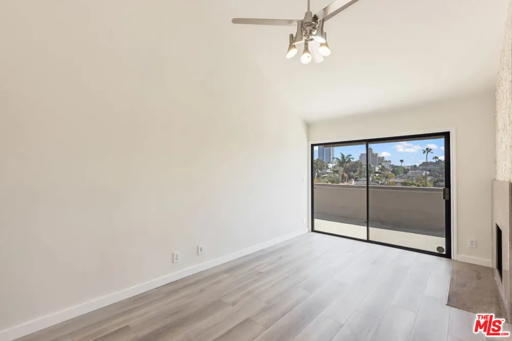 2324 S Beverly Glen Boulevard #305 Los Angeles, CA 90064