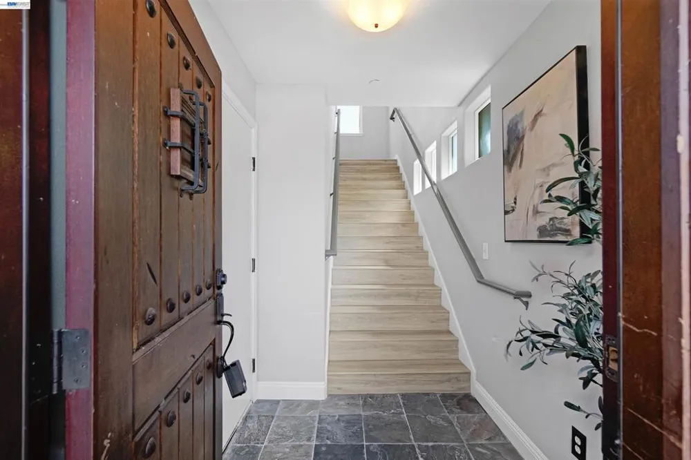 4101 Toddika Ln Castro Valley, CA 94546