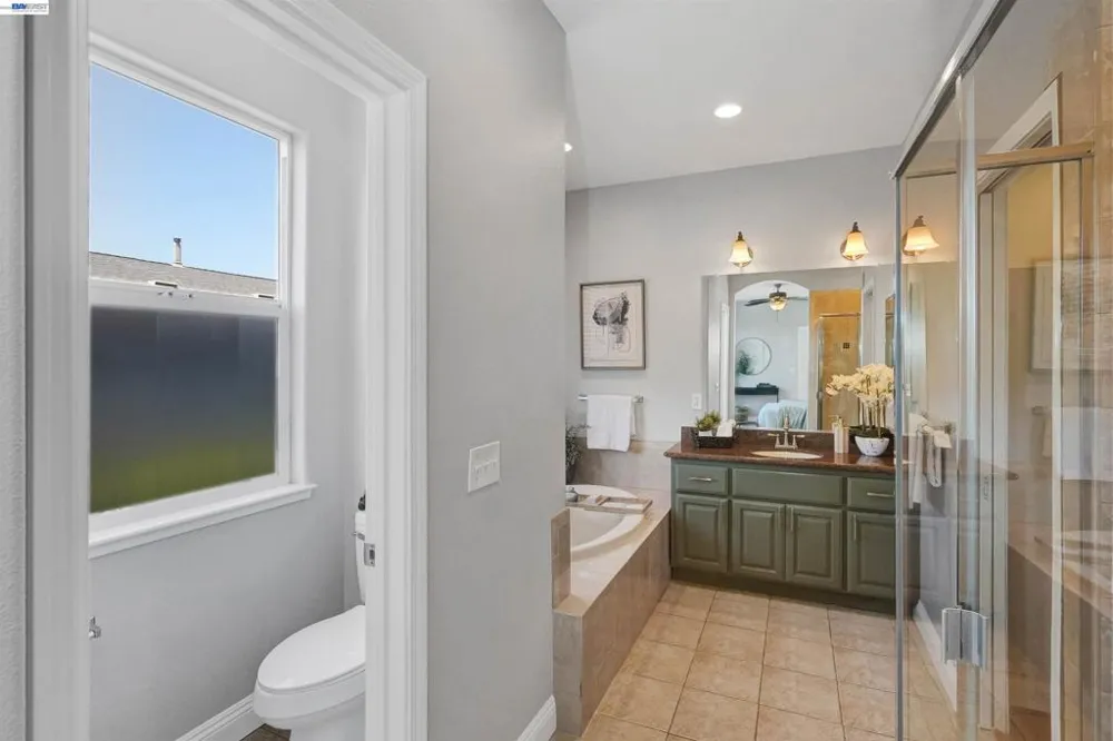 4101 Toddika Ln Castro Valley, CA 94546