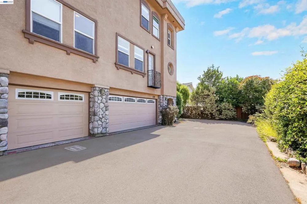 4101 Toddika Ln Castro Valley, CA 94546