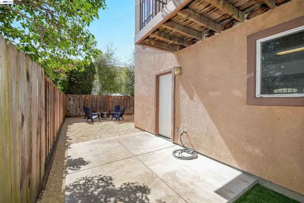 4101 Toddika Ln Castro Valley, CA 94546